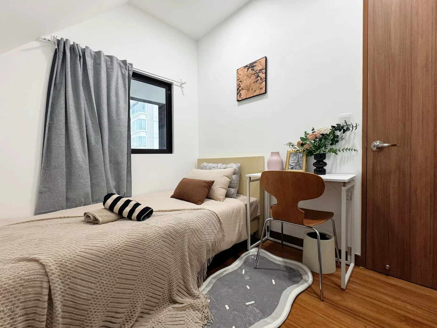 Funktionelles Studentenzimmer perfekt zum Studieren in 