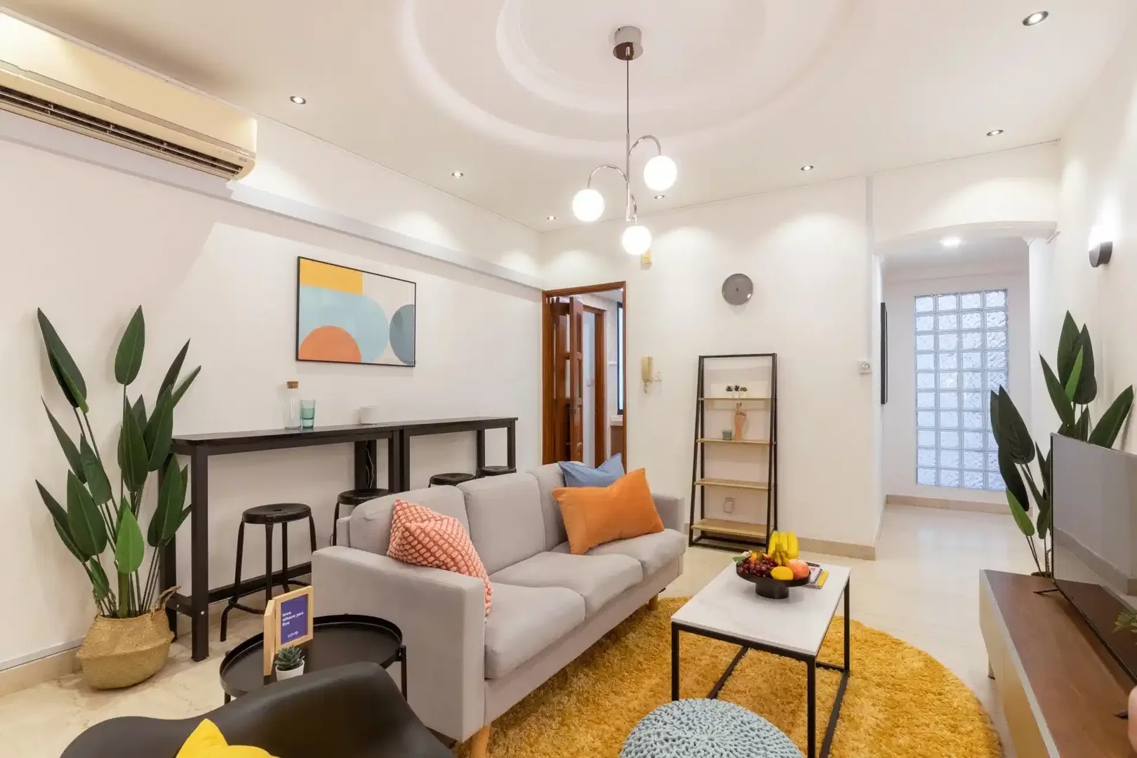 Affordable room for students with ample lighting in 