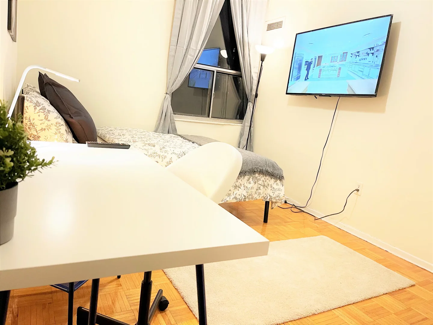 Chambre conviviale pour les étudiants dans  avec des équipements modernes