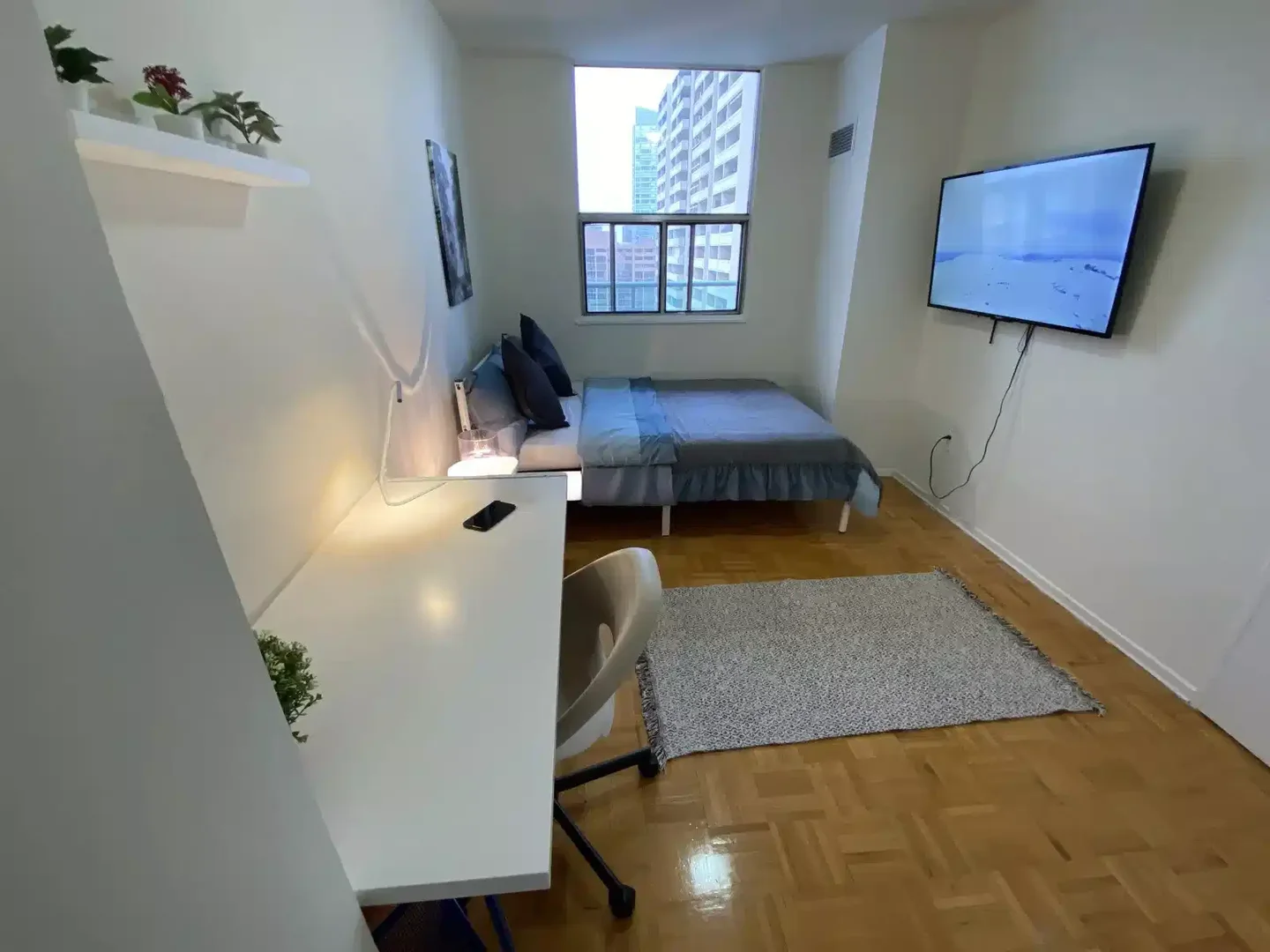 Chambre d'étudiant lumineuse et aérée avec accès facile à l'université dans 