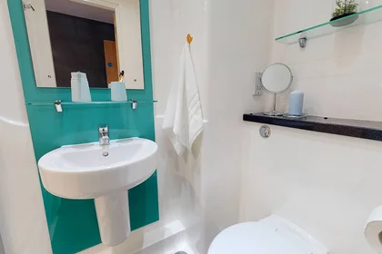 Prywatny pokój Baker Street, obraz 6 28