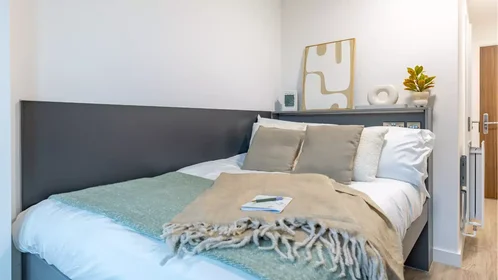 Chambre privée à Avon Street, image 1 de 10