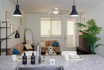Studio in der East Apache Boulevard, bild 2 von 29