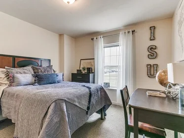 Chambre privée à South Grand Avenue, image 1 de 10