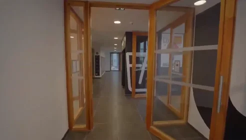 Studio at Quai François Mitterrand, image 24 of 27