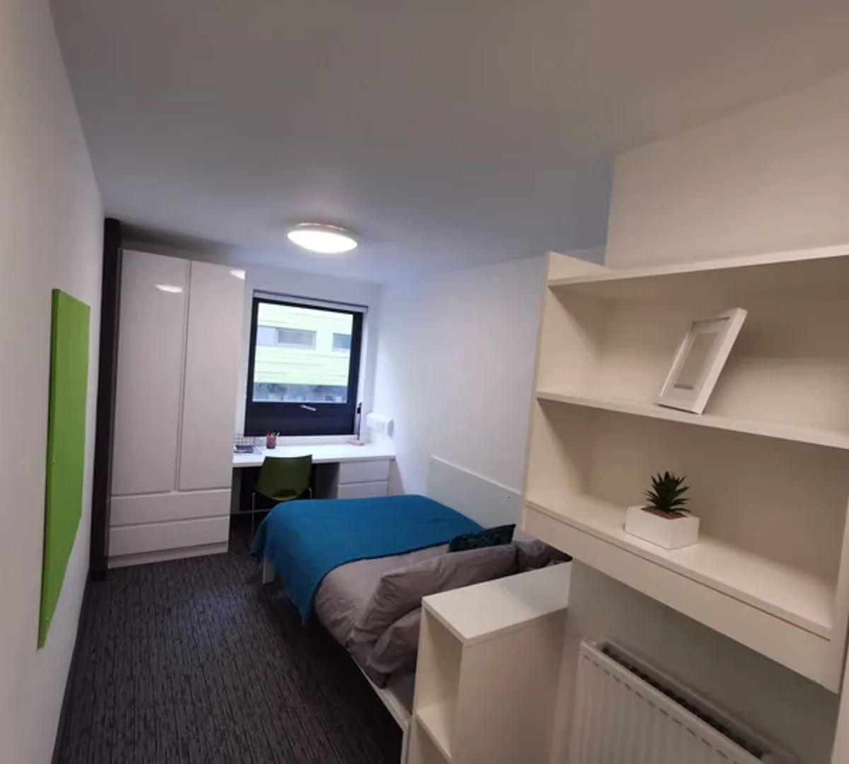 Habitación acogedora para estudiantes disponible en 