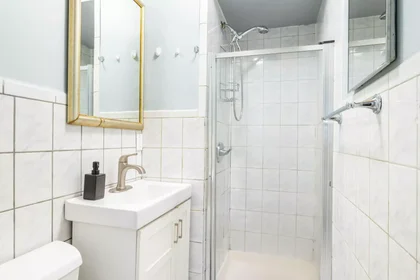 Stanza privata in North Mozart Street, immagine 17 di 49