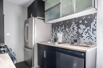 Stanza privata in North Mozart Street, immagine 18 di 49