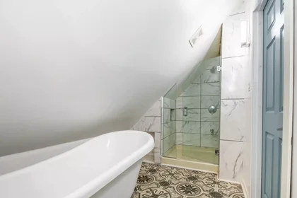 Stanza privata in North Mozart Street, immagine 27 di 49