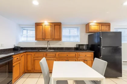 Stanza privata in North Mozart Street, immagine 8 di 49