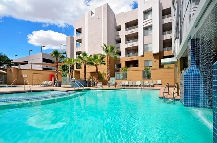 Stanza privata in East Apache Boulevard, immagine 9 di 22