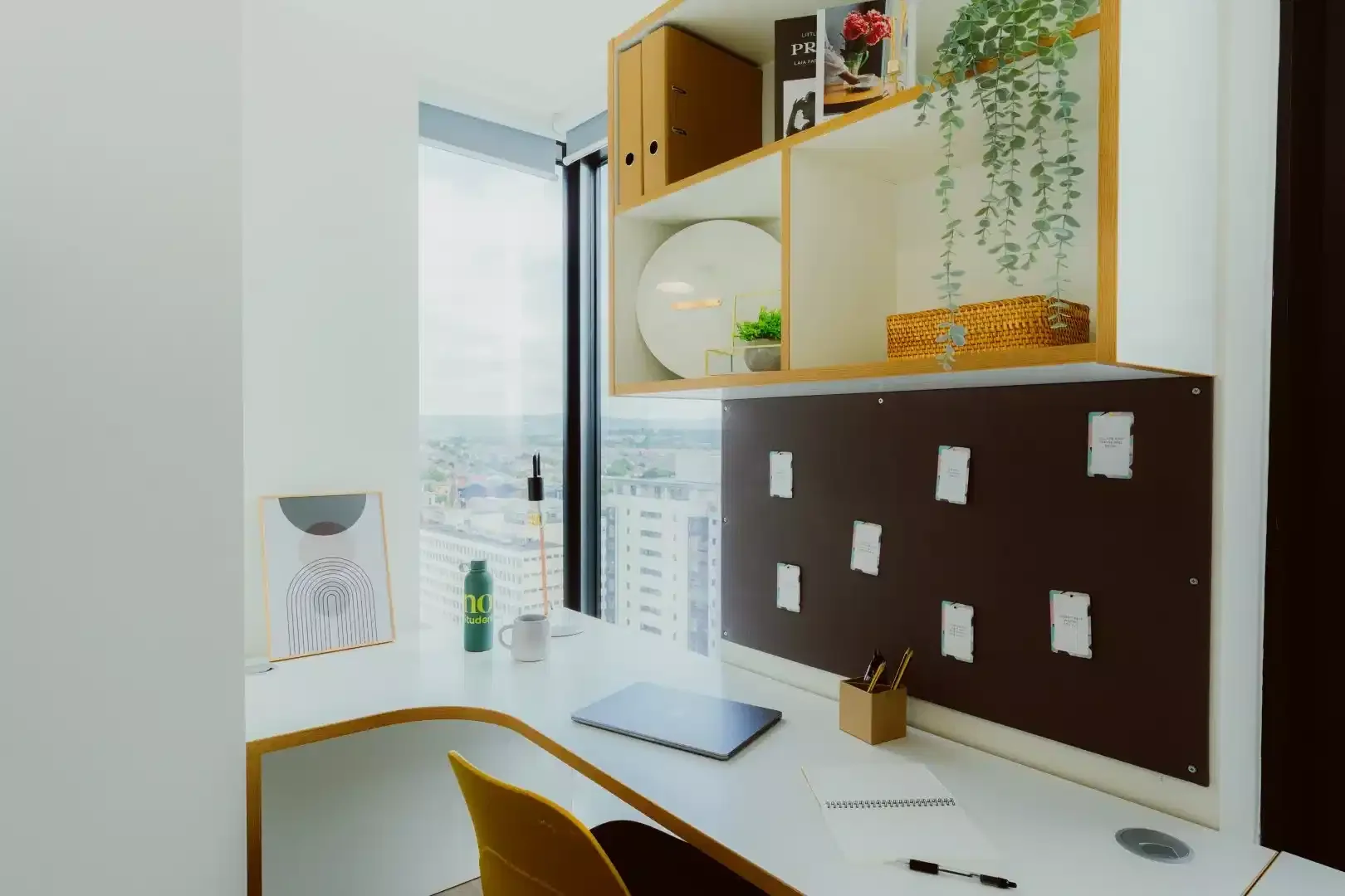 Estudio para estudiantes con excelentes conexiones de transporte en