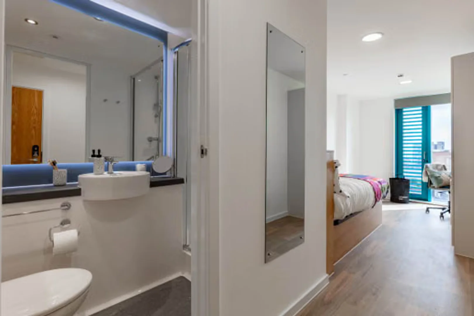 Funktionelles Studentenzimmer perfekt zum Studieren in 