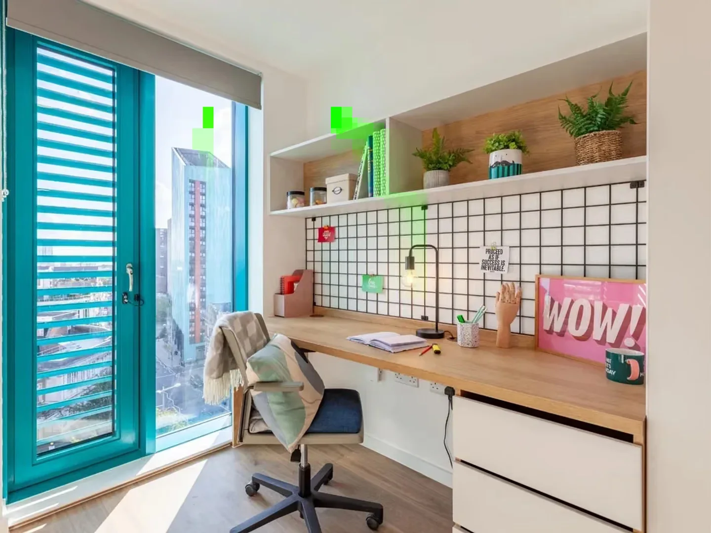 Chambre d'étudiant à  avec espace d'étude et installations communes