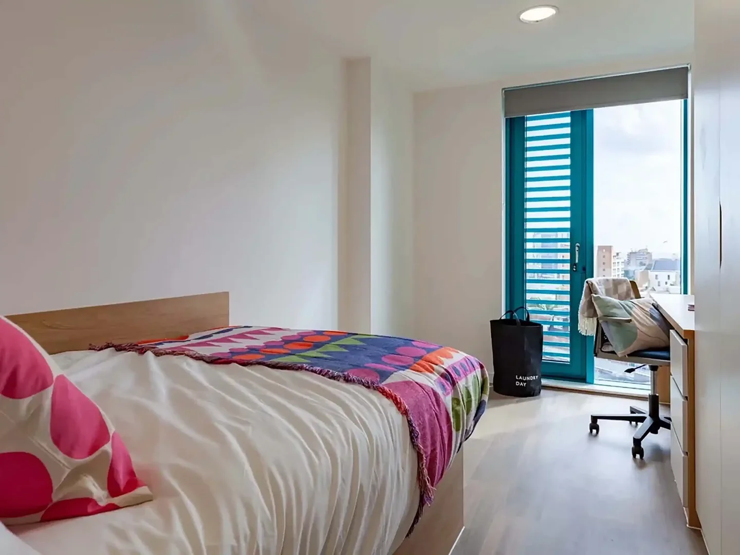 Economical student room with convenient location in 
