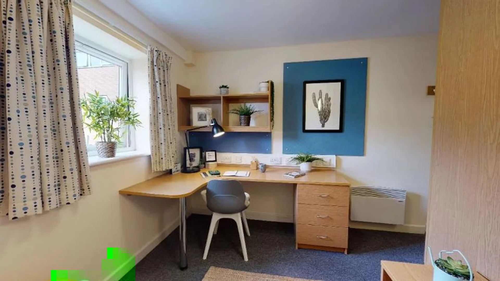 Chambre confortable pour étudiants disponible dans 