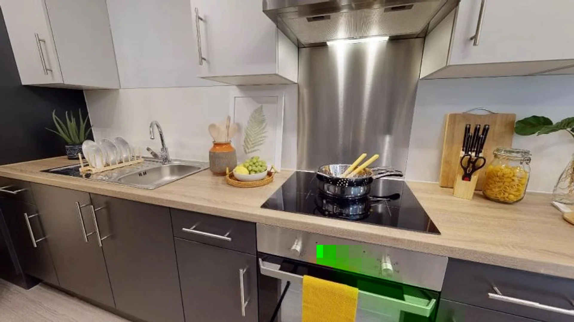 Quarto de estudante económico com localização conveniente em 
