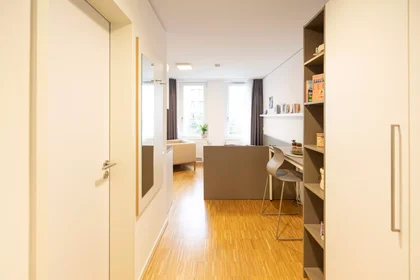 Monolocale in Mainzer Landstraße, immagine 6 di 49
