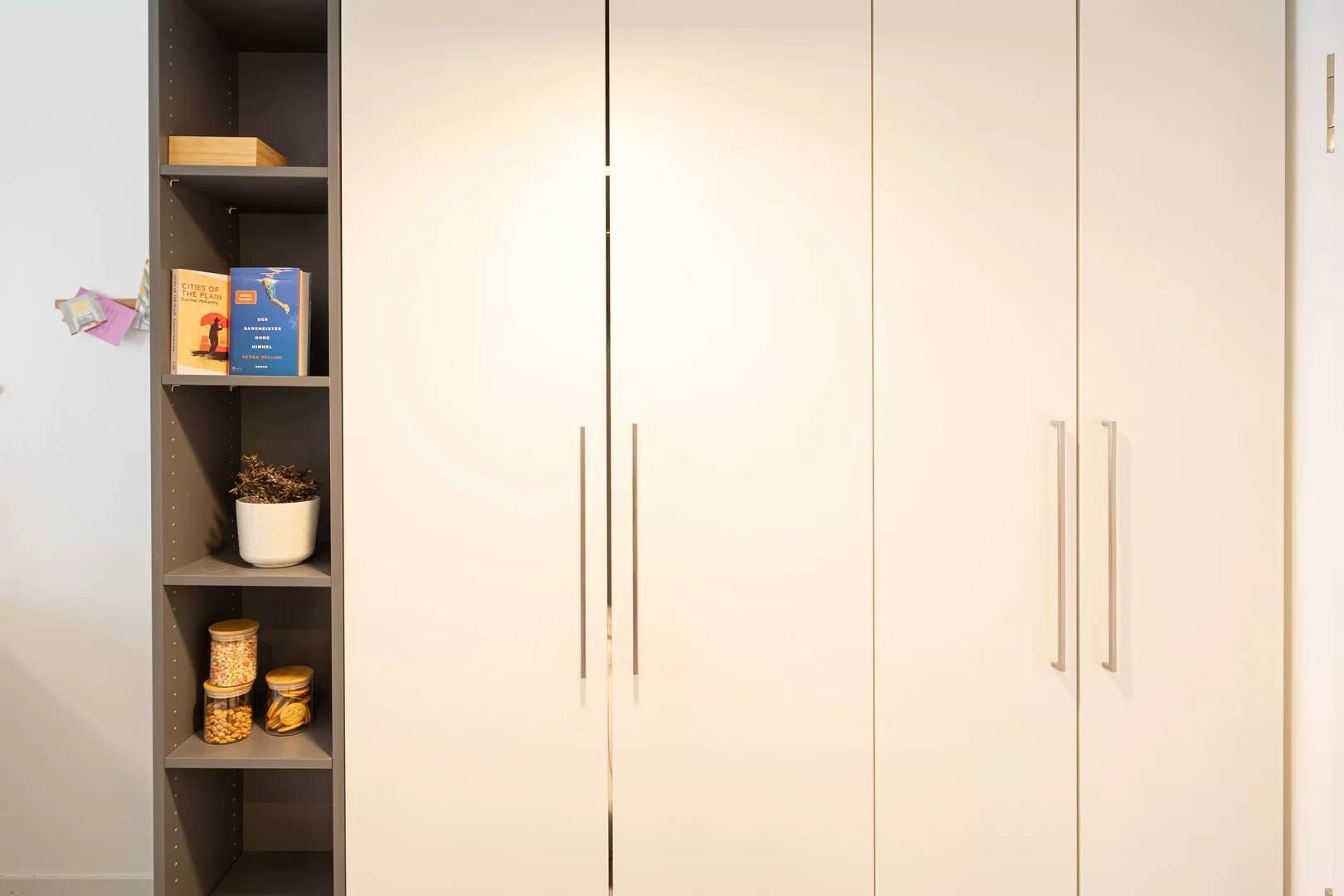 Cómodo estudio para vivir como estudiante en 