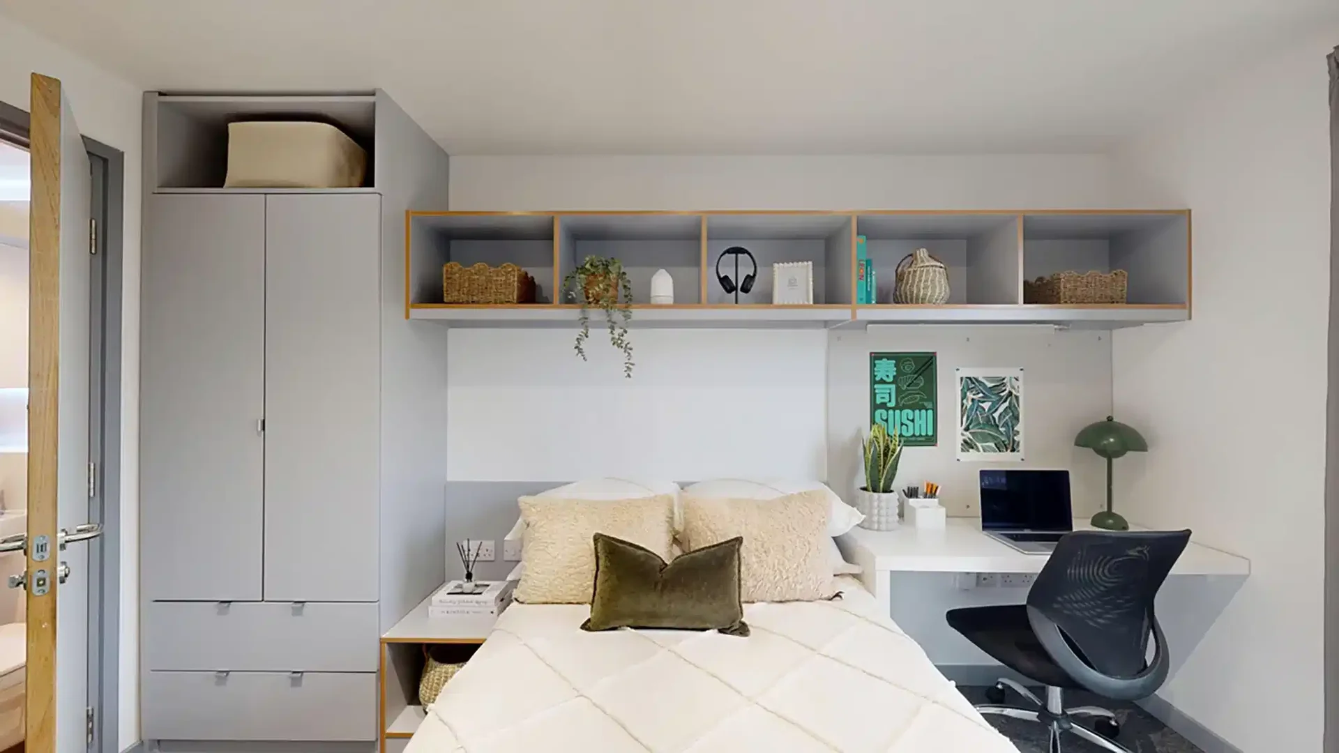 Cozy room for students available in 