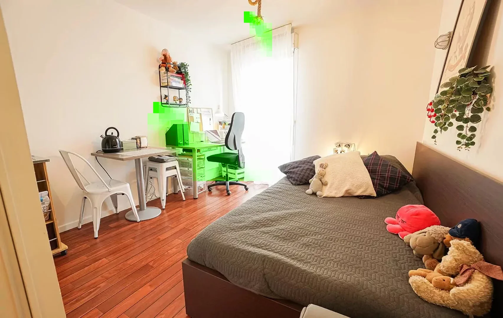 Minimalist student studio in  with efficient layout