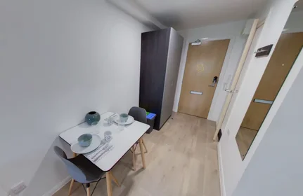 Estudio en Midland Road, imagen 42 de 49