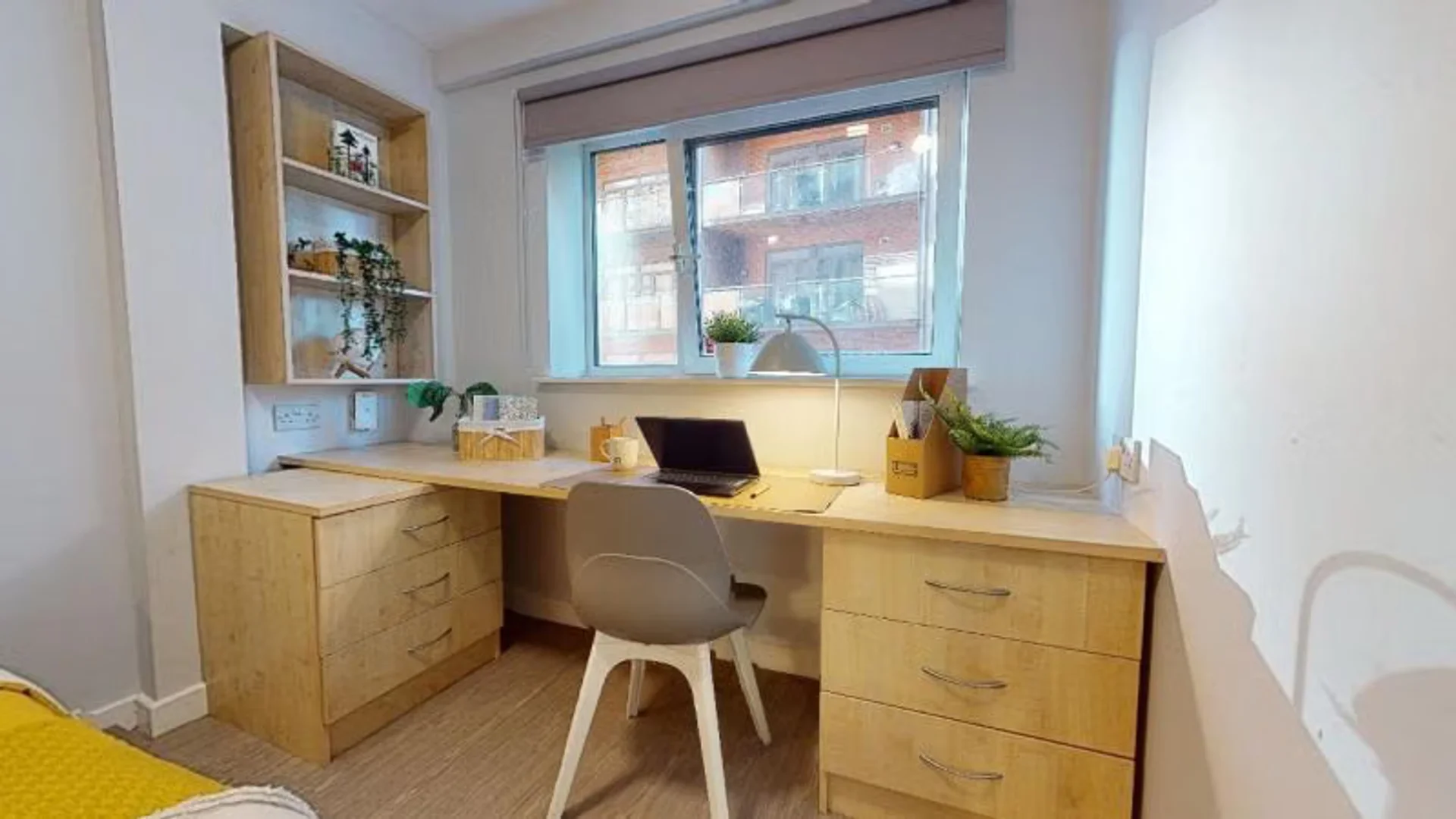 Functional student room perfect for studying in