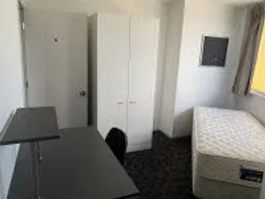 Chambre privée à Anzac Avenue, image 1 de 12