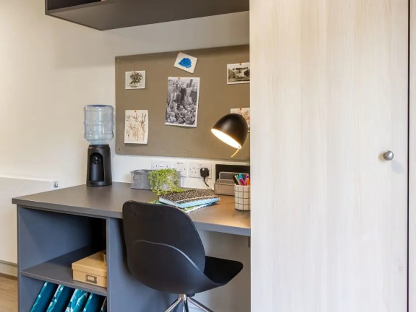 Cozy room for students available in 