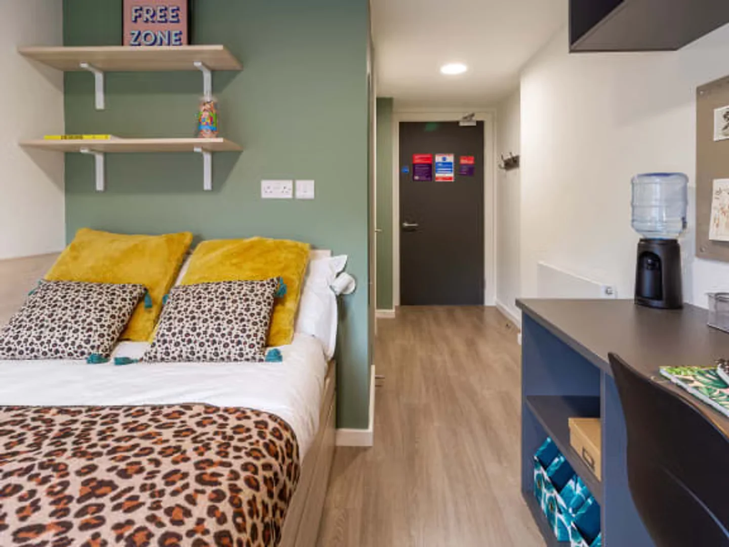 Budget-friendly student room close to campus in 
