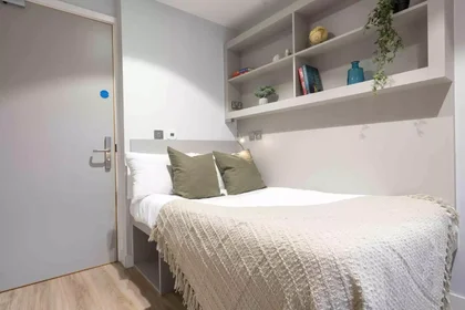 Stanza privata in Fairgreen Road, immagine 1 di 10
