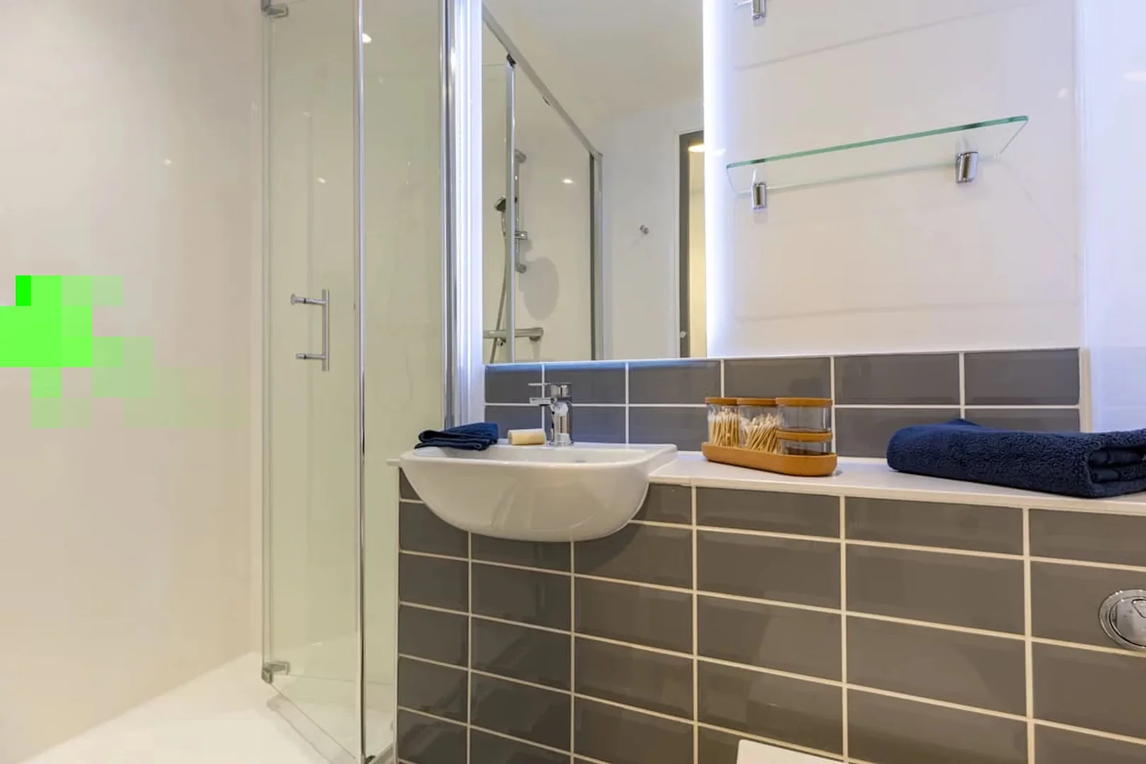 Chambre confortable pour étudiants disponible dans 