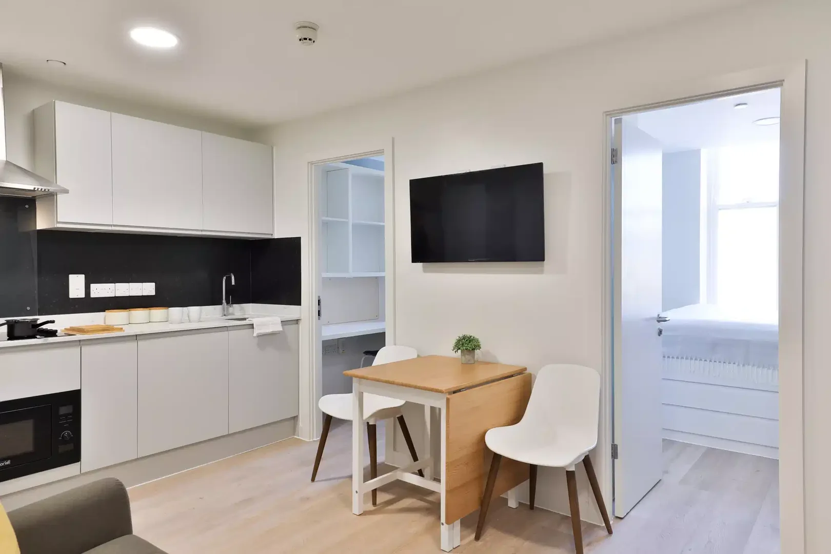 Chambre confortable pour étudiants disponible dans