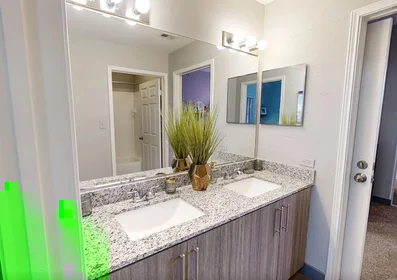 Chambre privée à Frankford Avenue, image 3 de 49