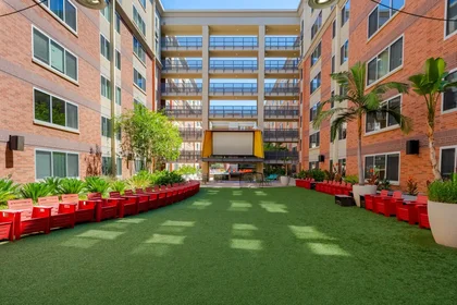 Stanza privata in South Figueroa Street, immagine 14 di 33