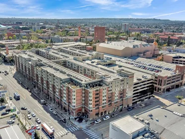 Stanza privata in South Figueroa Street, immagine 26 di 33