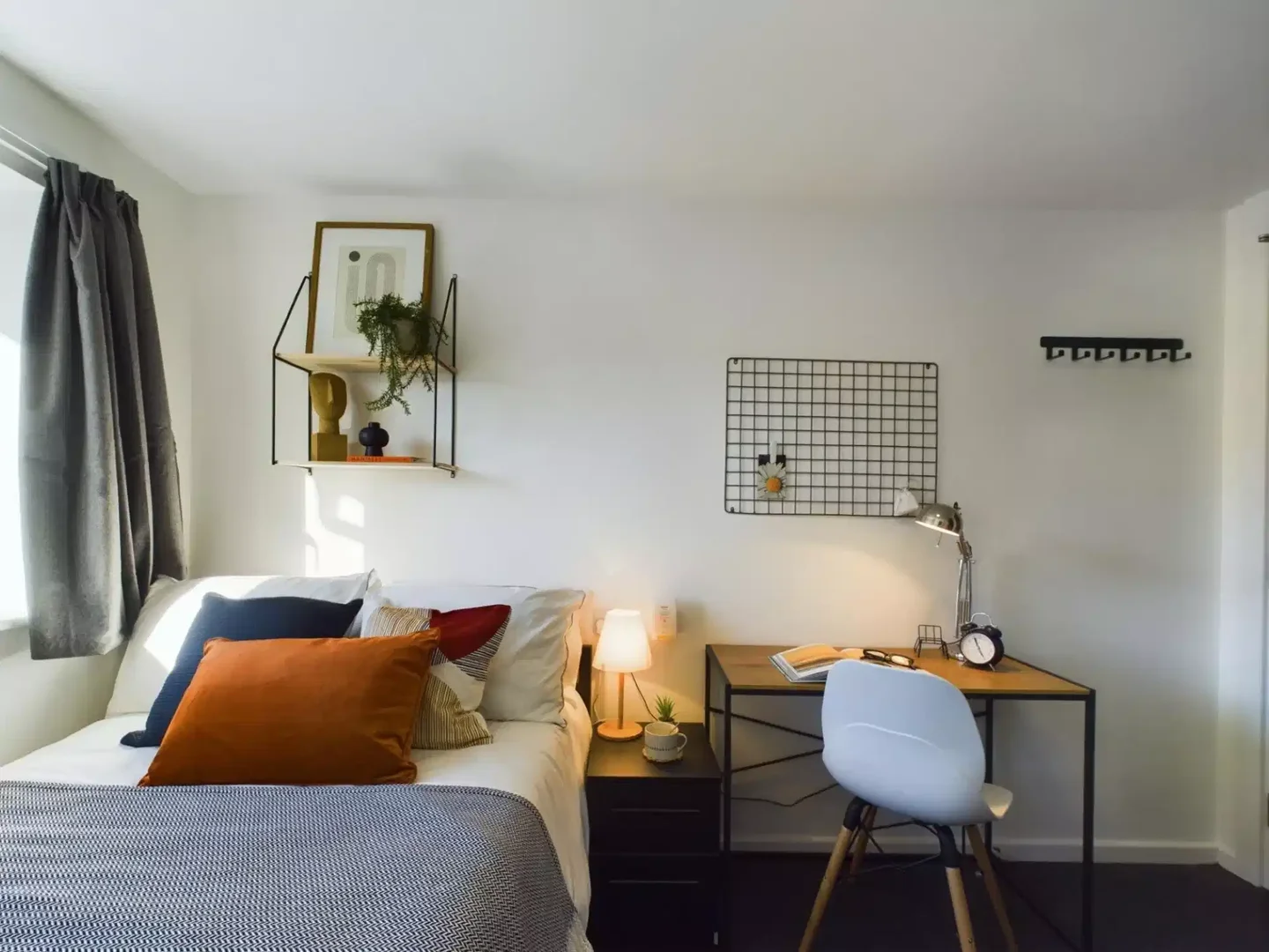 Habitación acogedora para estudiantes disponible en
