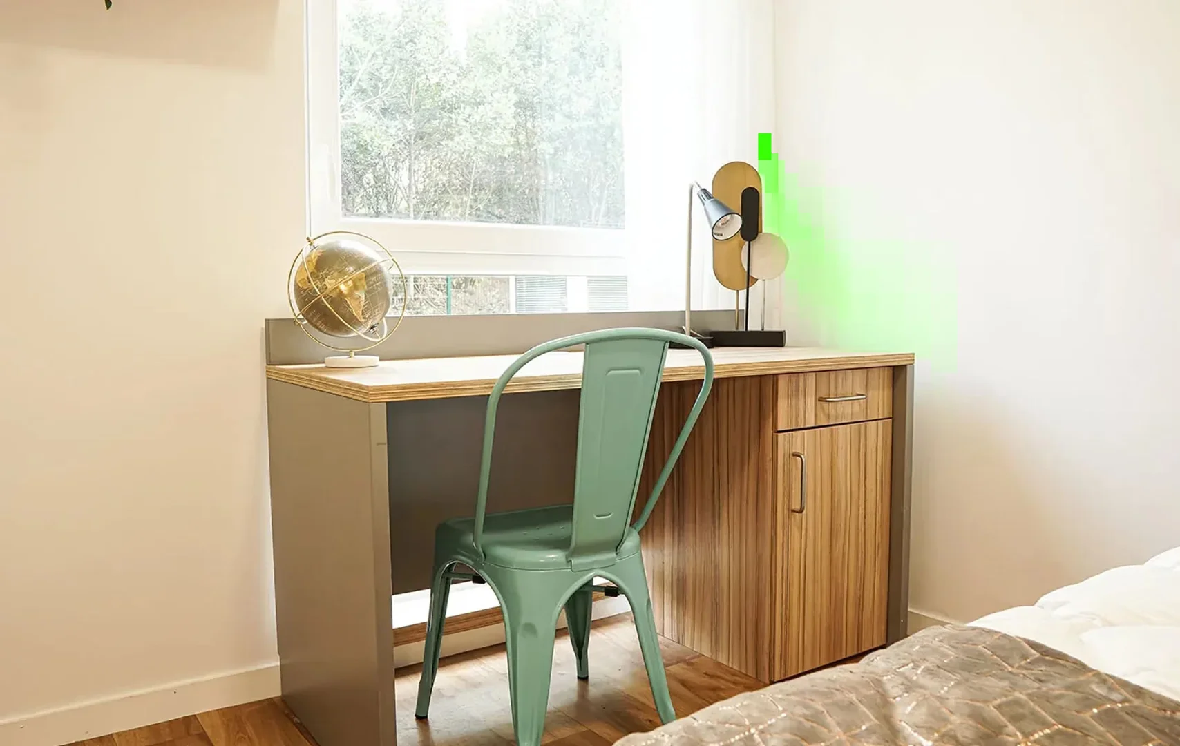 Chic studio apartment near campus in 