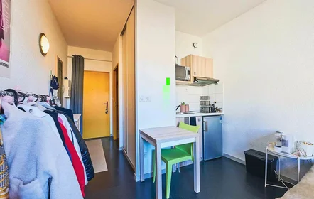 Studio à Rue Feuillat, image 3 de 13