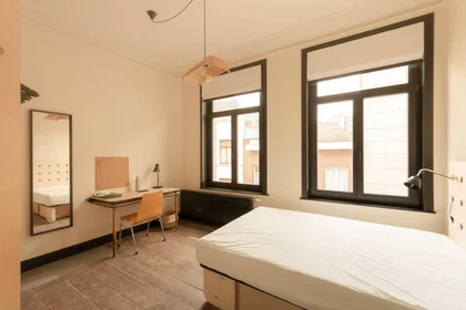 Quarto privado em Rhode Island Avenue Northeast, imagem 1 de 10