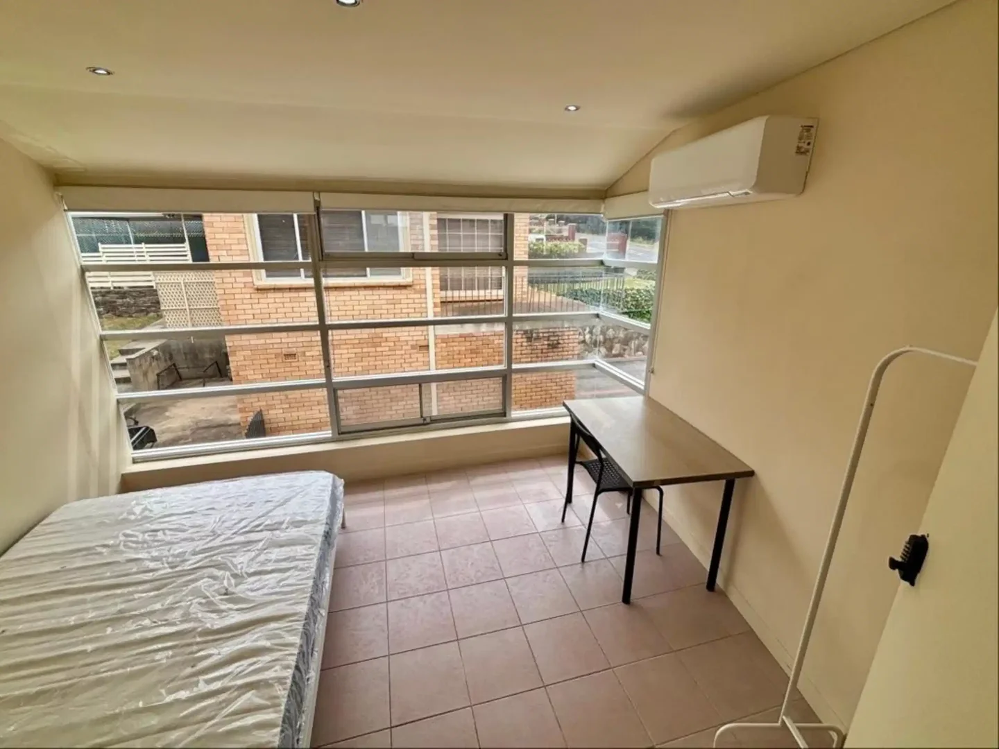 Quarto amigo do estudante em com comodidades modernas