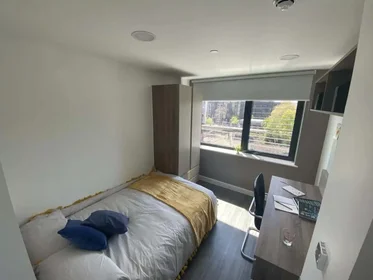 Privatzimmer in der Commercial Road, bild 1 von 35