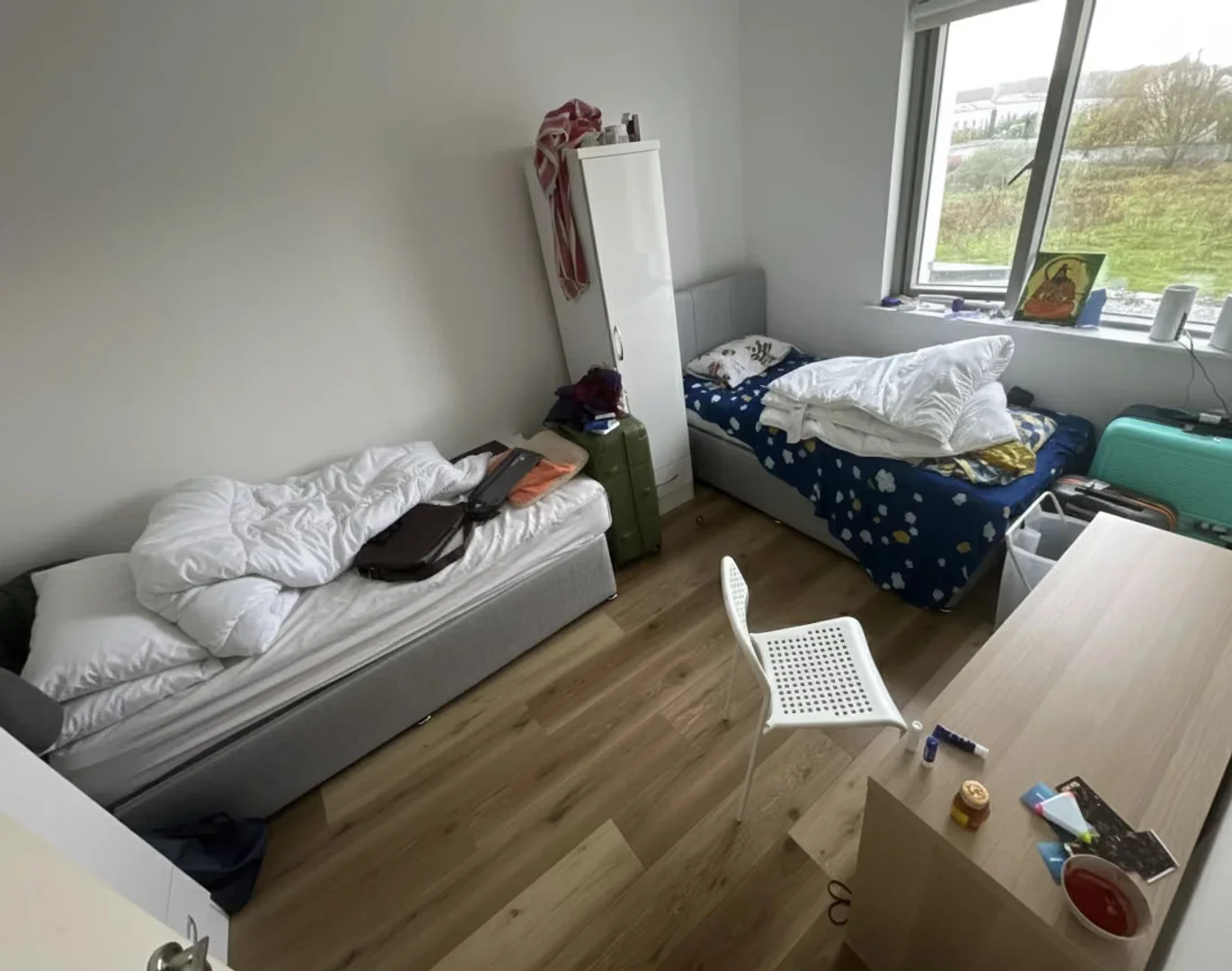 'de öğrenci dairesinde, tamamen mobilyalı kiralık oda