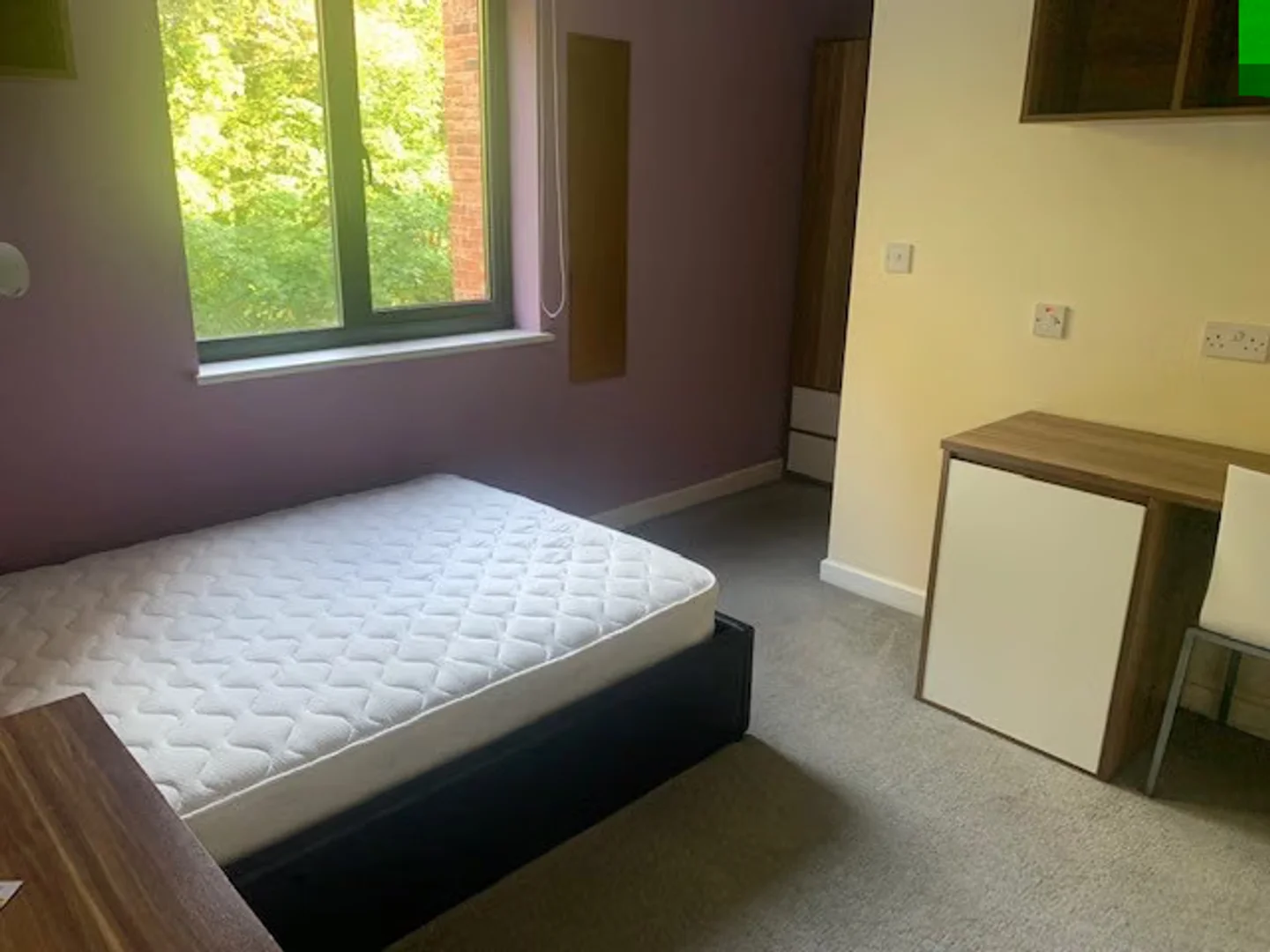 Quarto para alugar em apartamento de estudantes em , totalmente mobilado