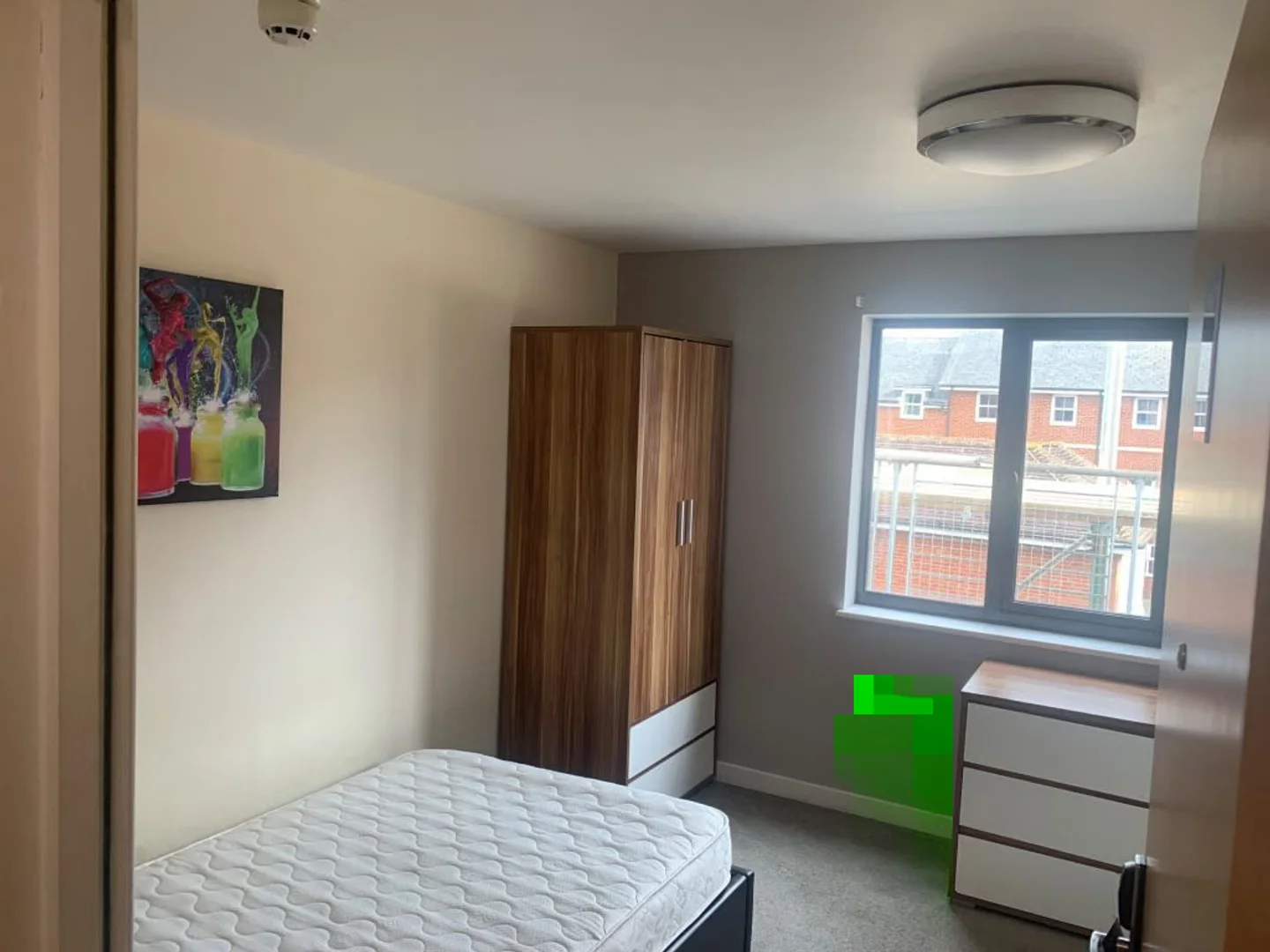 Quarto de estudante confortável e espaçoso em 