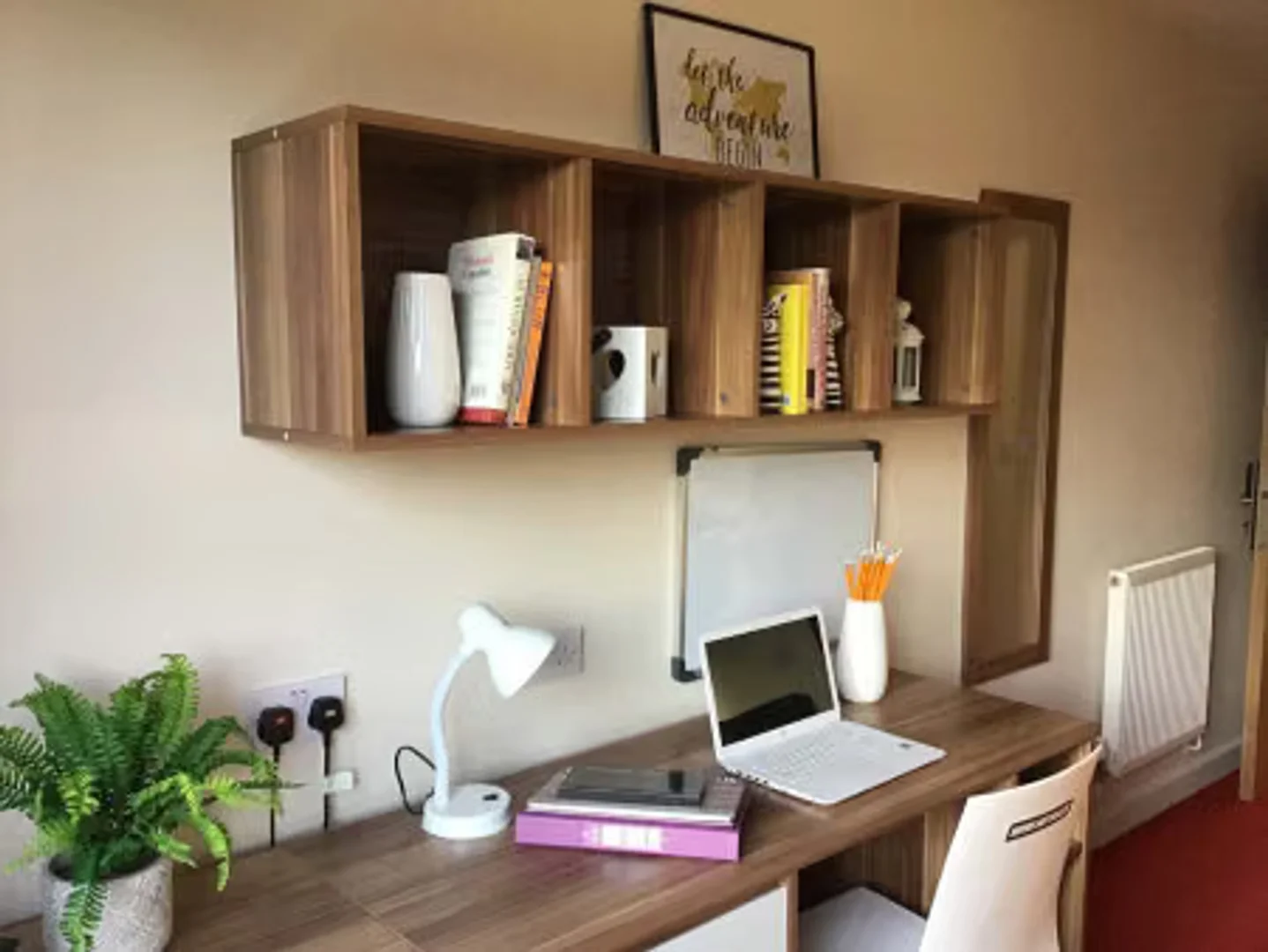 Cozy room for students available in