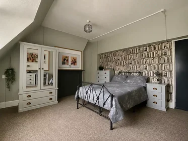Private room at Upper Park Road, image 28 of 44