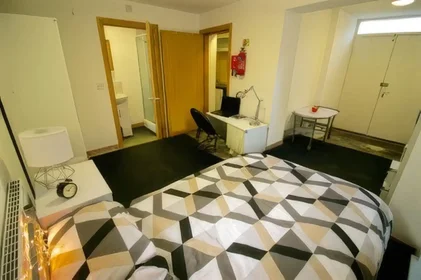 Private room at Upper Park Road, image 37 of 44