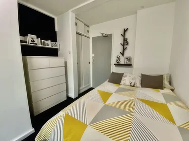 Private room at Upper Park Road, image 38 of 44