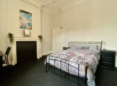 Private room at Upper Park Road, image 43 of 44